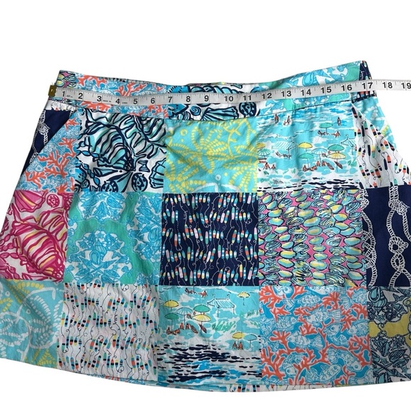 Lilly Pulitzer Marigold Skort in Multi Sailor Patch. Size 10 - Picture 3 of 9